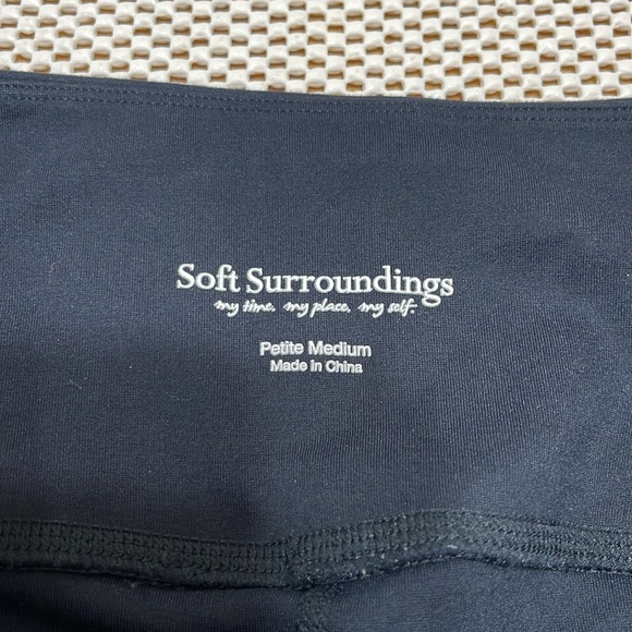 Soft Surroundings Black Leggings - Sz Petite Medium - Picture 5 of 8